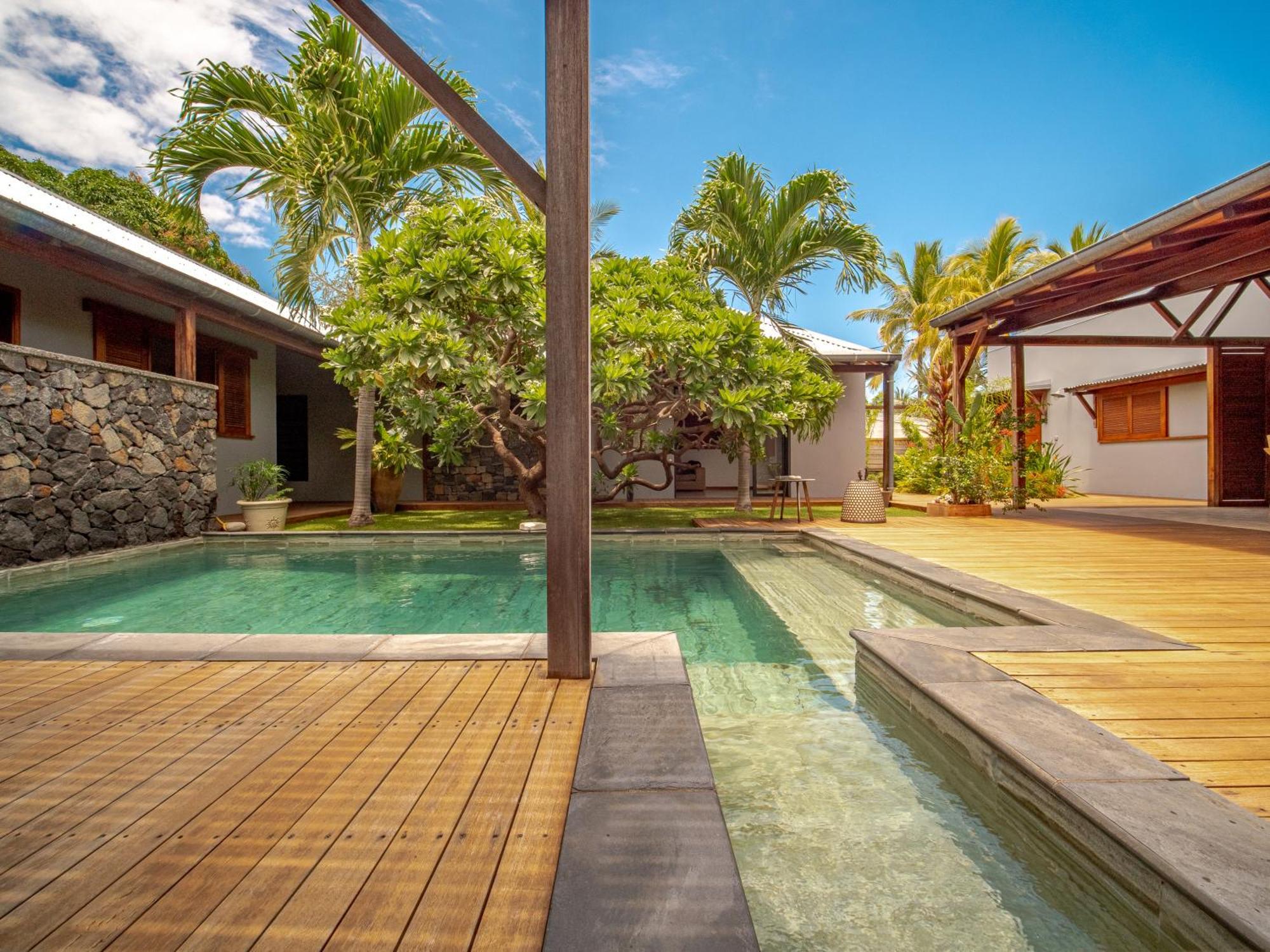 La Kaz Veloutier - Villa 4 Chambres Avec Piscine 라 살린 레 뱅 외부 사진